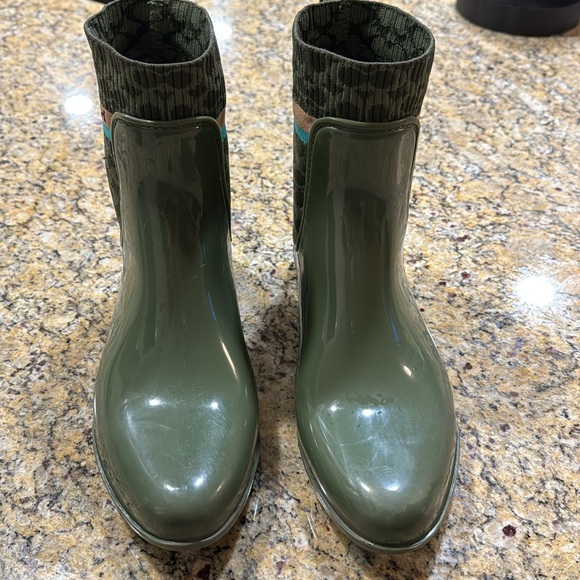 Excellent Coach Boots - Picture 2 of 9